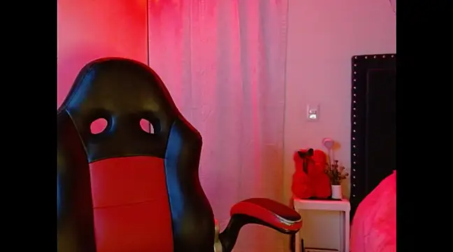 SallyWhitee online show from 03.12.25