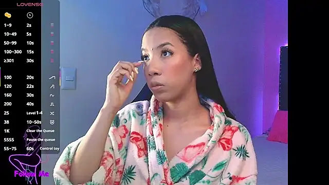 SallyWhitee online show from 09.30.25