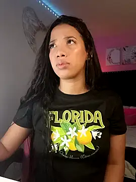 SallyWhitee online show from 04.04.26