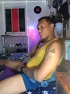 Snapshot of XhaseFoX chatting on 02.09.25 XhaseFoX online show from 02.09.25