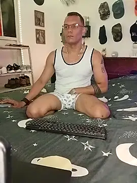 Snapshot of XhaseFoX chatting on 02.18.25 XhaseFoX online show from 02.18.25