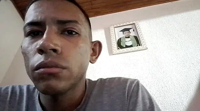 Mineirinho043 online show from 02.14.25