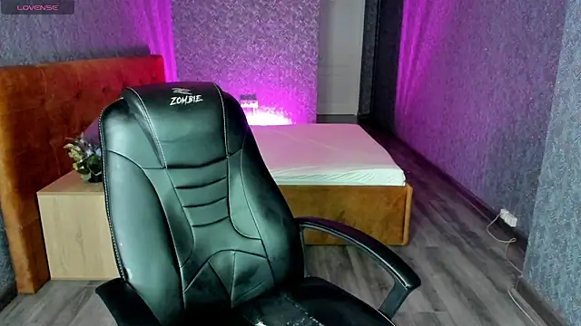 Mimi Webb online show from 02.11.25