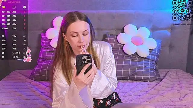 Snapshot of soft_babe chatting on 12.02.25 soft babe online show from 12.02.25