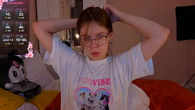 Mia Luw online show from 12.19.25