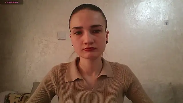 Snapshot of RoyalDessertt chatting on 03.05.25 RoyalDessertt online show from 03.05.25