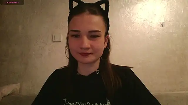 Snapshot of RoyalDessertt chatting on 03.13.25 RoyalDessertt online show from 03.13.25