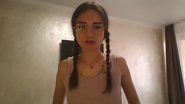 Snapshot of RoyalDessertt chatting on 10.13.25 RoyalDessertt online show from 10.13.25