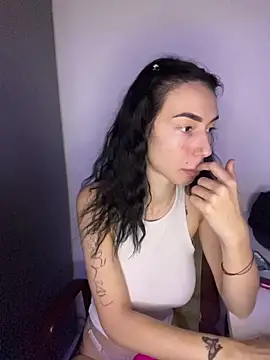 Celine Roxelle online show from 11.27.25