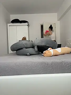 Celine Roxelle online show from 04.04.26