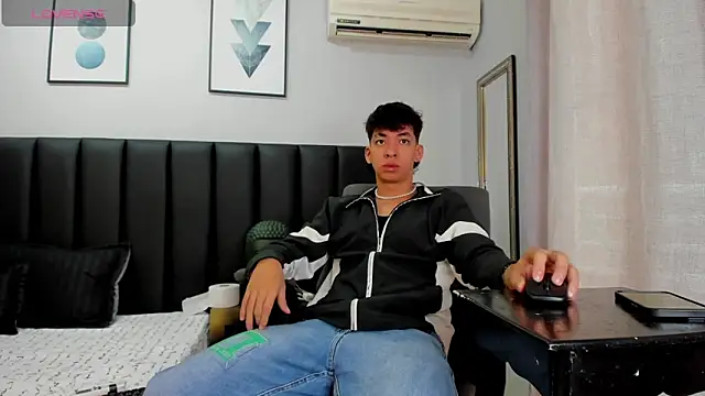 ISAAC CRYSTON online show from 02.04.25