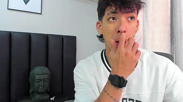 ISAAC CRYSTON online show from 02.08.25