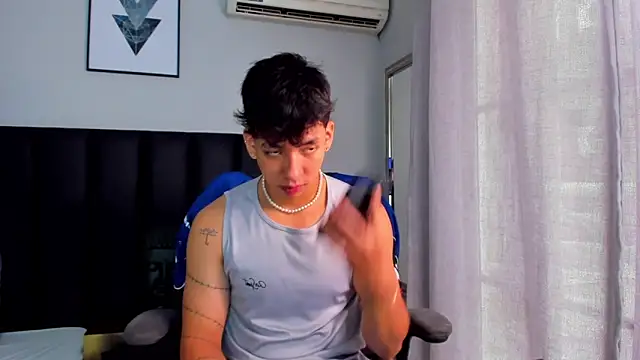 ISAAC CRYSTON online show from 03.01.25