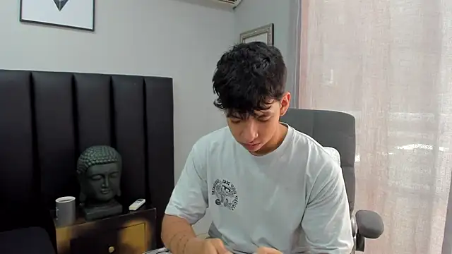 ISAAC CRYSTON online show from 03.19.25