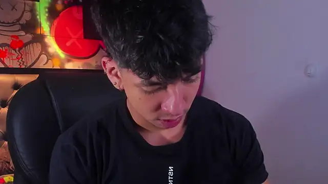 ISAAC CRYSTON online show from 09.17.25