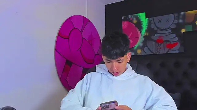 ISAAC CRYSTON online show from 10.04.25