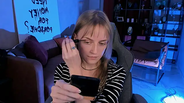 Snapshot of KiraMontoya chatting on 11.02.25 KiraMontoya online show from 11.02.25