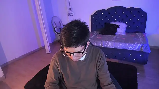 Golden-Boyy online show from 09.24.25