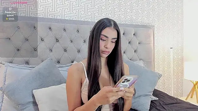 Snapshot of FelicityAdams chatting on 10.28.25 FelicityAdams online show from 10.28.25