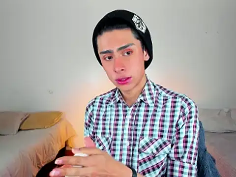 Snapshot of steve__gray chatting on 02.20.25 steve gray online show from 02.20.25