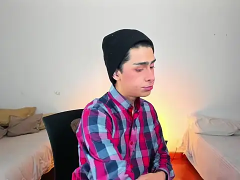 Snapshot of steve__gray chatting on 02.25.25 steve gray online show from 02.25.25