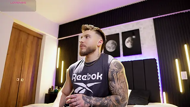 Snapshot of David_blake_ chatting on 12.03.25 David blake online show from 12.03.25