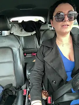 Loveblackzilla online show from 11.11.25