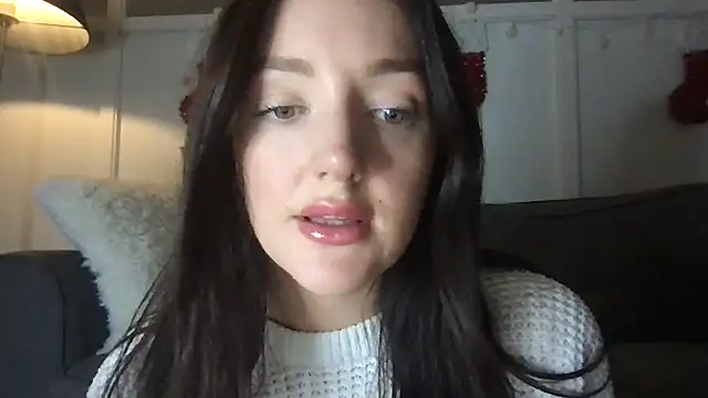 Snapshot of laceyjames24 chatting on 11.19.25 laceyjames24 online show from 11.19.25