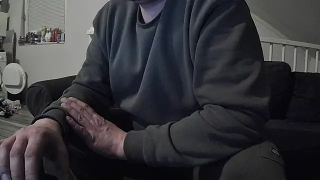 Snapshot of YourLoveBoyKevin chatting on 02.11.25 YourLoveBoyKevin online show from 02.11.25