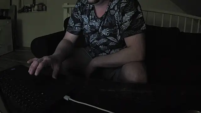 Snapshot of YourLoveBoyKevin chatting on 02.28.25 YourLoveBoyKevin online show from 02.28.25