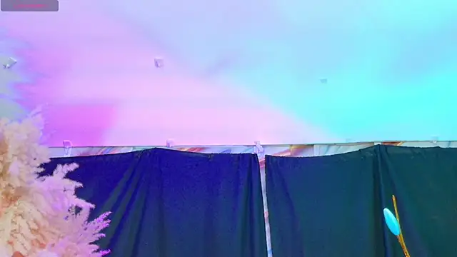 Snapshot of meganwolf_1 chatting on 10.17.25 meganwolf 1 online show from 10.17.25