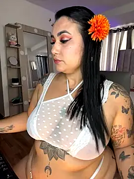 Snapshot of Madissonlove_1 chatting on 10.31.25 Madissonlove 1 online show from 10.31.25