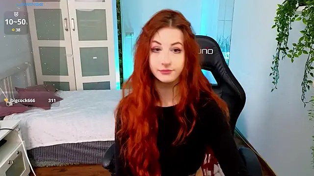 Snapshot of Katy_diamond_ chatting on 02.19.25 Katy diamond online show from 02.19.25