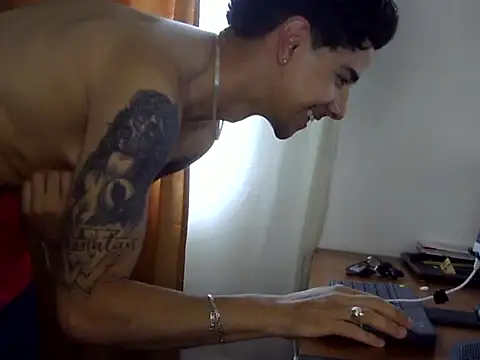 Snapshot of venusfranco_94 chatting on 09.18.25 venusfranco 94 online show from 09.18.25