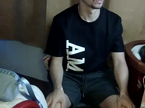 Snapshot of venusfranco_94 chatting on 10.21.25 venusfranco 94 online show from 10.21.25