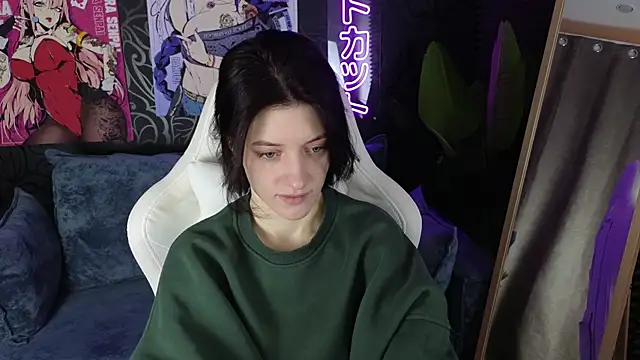 Snapshot of roxy_riot_ chatting on 02.20.25 roxy riot online show from 02.20.25