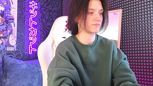 Snapshot of roxy_riot_ chatting on 02.26.25 roxy riot online show from 02.26.25