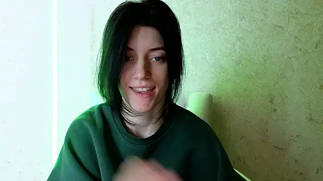 Snapshot of roxy_riot_ chatting on 03.19.25 roxy riot online show from 03.19.25