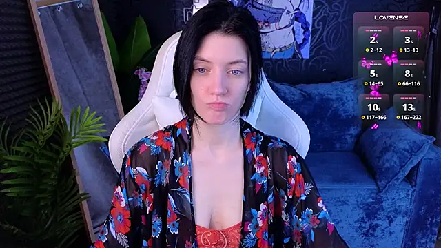 Snapshot of roxy_riot_ chatting on 11.15.25 roxy riot online show from 11.15.25