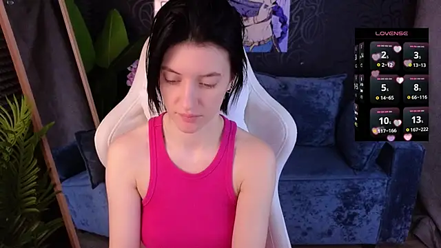 Snapshot of roxy_riot_ chatting on 12.01.25 roxy riot online show from 12.01.25