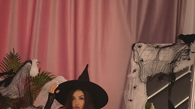 LilaRoses online show from 10.24.25