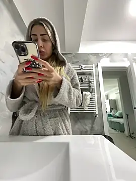 BonyBon29 online show from 12.15.25