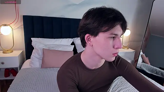 AdrianoAubert online show from 03.10.25