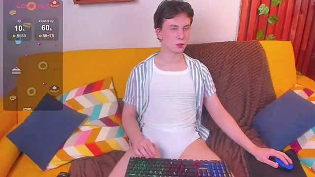 AdrianoAubert online show from 10.31.25