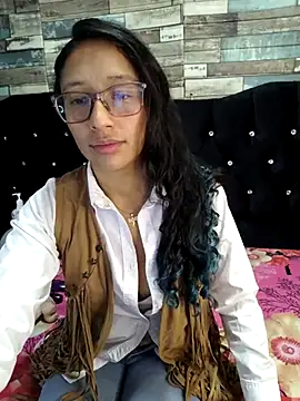 isabella beauty 01 online show from 02.22.25