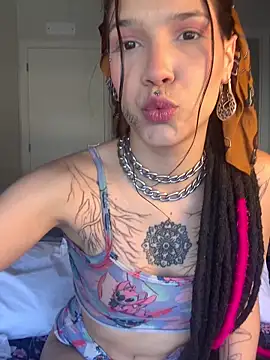 Snapshot of nickelfie chatting on 11.22.25 nickelfie online show from 11.22.25