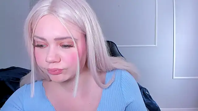 Snapshot of _leana_ chatting on 03.05.25  leana  online show from 03.05.25