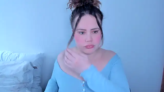 Snapshot of _leana_ chatting on 03.17.25  leana  online show from 03.17.25