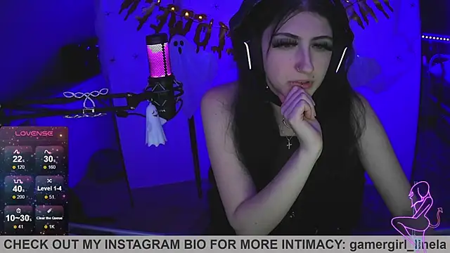 Gamergirl-Linela online show from 10.28.25