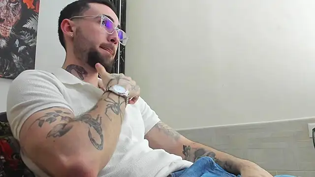 Luke davis01 online show from 02.12.25